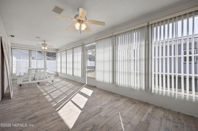 75 BREEZE HILL Lane, Palm Coast, FL 32137