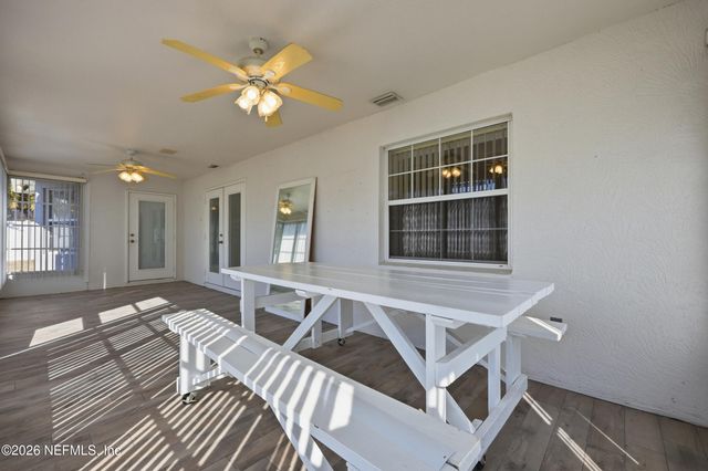 75 BREEZE HILL Lane, Palm Coast, FL 32137