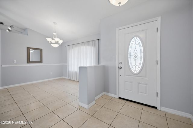 75 BREEZE HILL Lane, Palm Coast, FL 32137