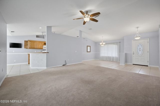 75 BREEZE HILL Lane, Palm Coast, FL 32137