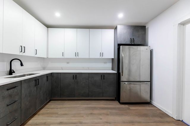 5527 S loomis Boulevard, Chicago, IL 60636