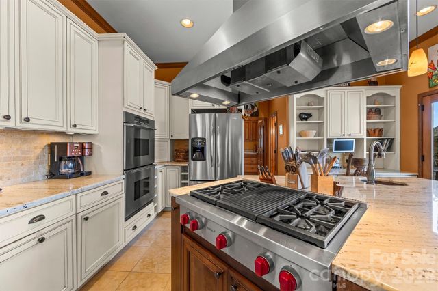 221 Connection Circle, Robbinsville, NC 28771