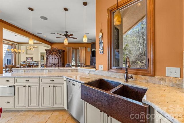 221 Connection Circle, Robbinsville, NC 28771