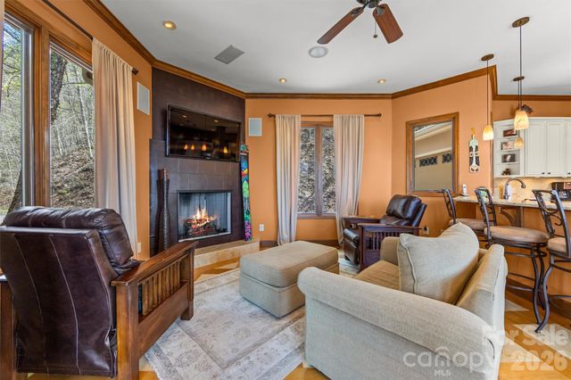 221 Connection Circle, Robbinsville, NC 28771