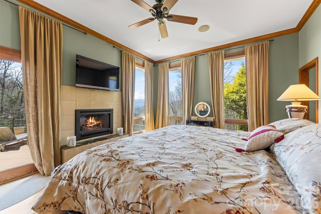221 Connection Circle, Robbinsville, NC 28771