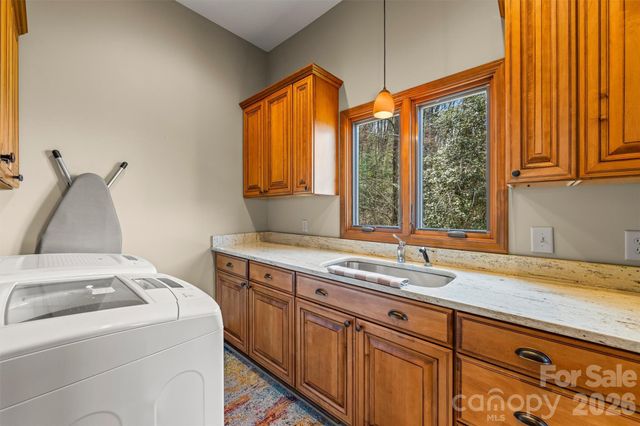221 Connection Circle, Robbinsville, NC 28771