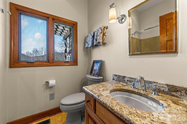 221 Connection Circle, Robbinsville, NC 28771