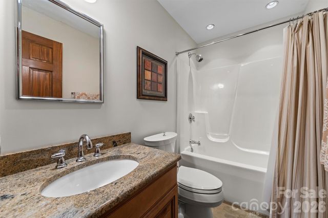 221 Connection Circle, Robbinsville, NC 28771