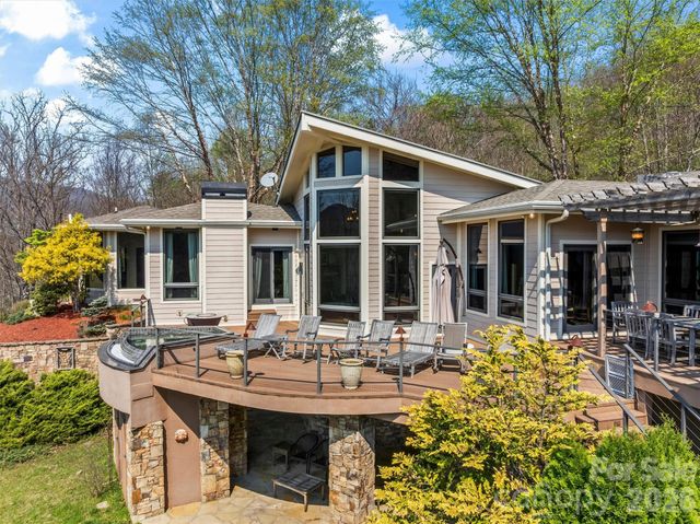 221 Connection Circle, Robbinsville, NC 28771