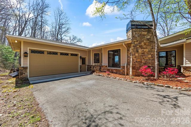 221 Connection Circle, Robbinsville, NC 28771