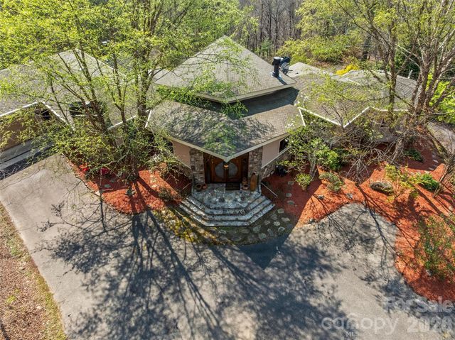 221 Connection Circle, Robbinsville, NC 28771