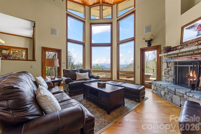 221 Connection Circle, Robbinsville, NC 28771
