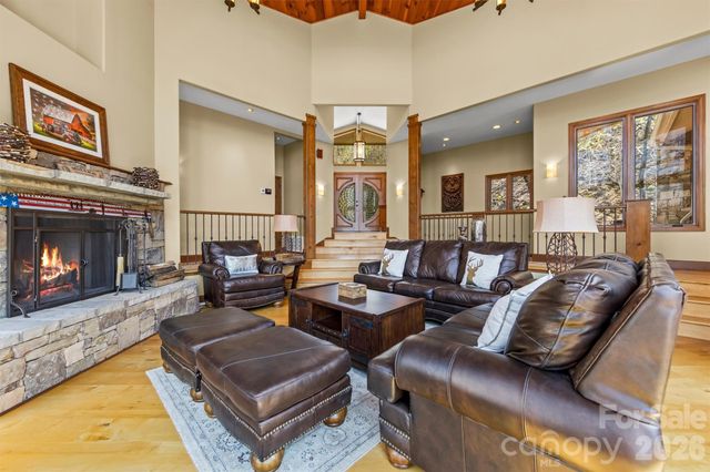 221 Connection Circle, Robbinsville, NC 28771