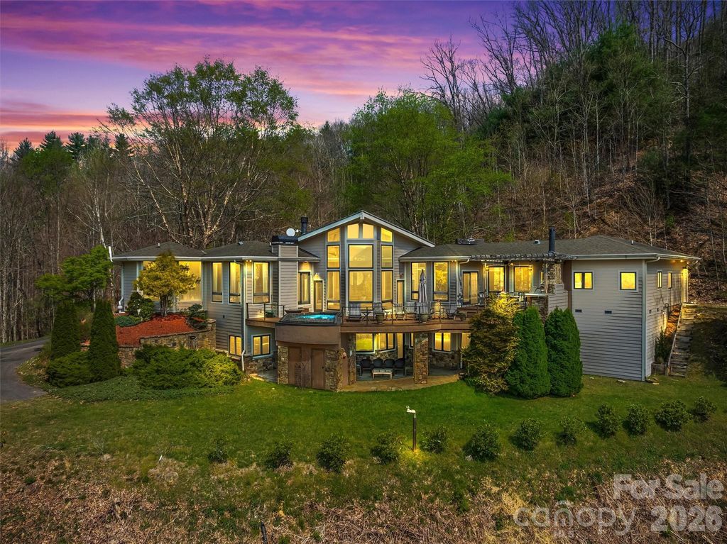 221 Connection Circle, Robbinsville, NC 28771