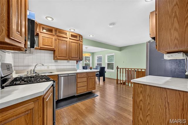 1817 W Clark Street, St Charles, MO 63301