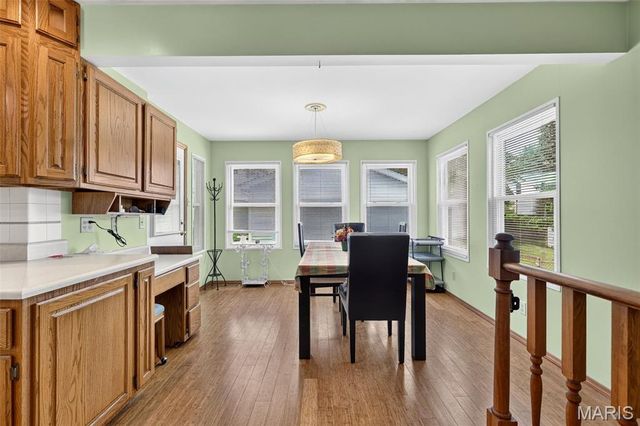 1817 W Clark Street, St Charles, MO 63301