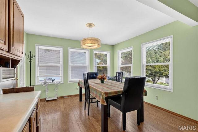1817 W Clark Street, St Charles, MO 63301