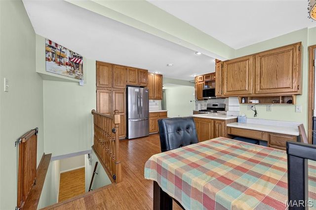 1817 W Clark Street, St Charles, MO 63301