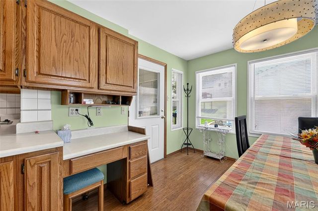 1817 W Clark Street, St Charles, MO 63301