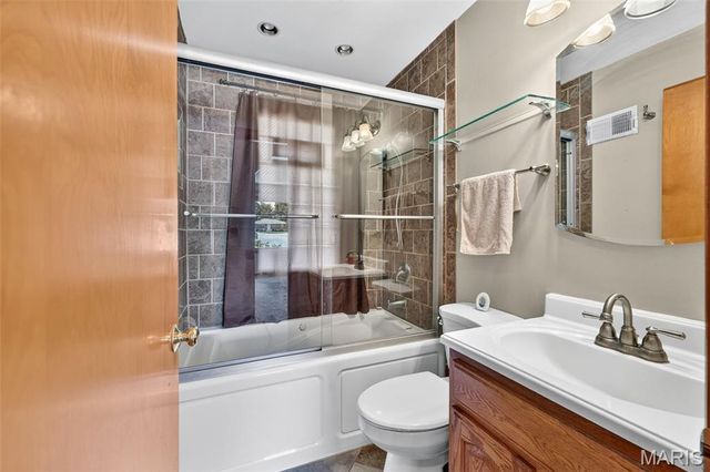 1817 W Clark Street, St Charles, MO 63301