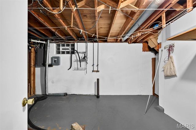 1817 W Clark Street, St Charles, MO 63301