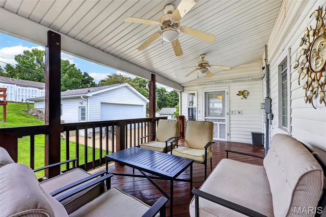 1817 W Clark Street, St Charles, MO 63301