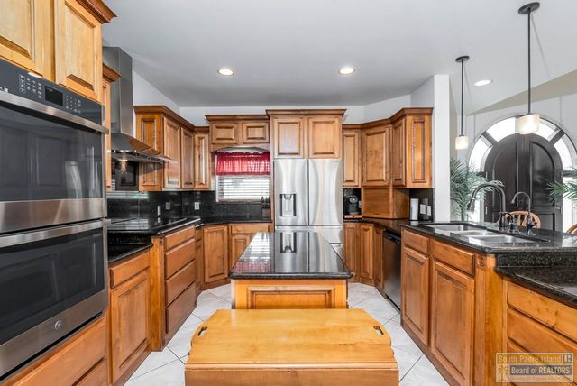 14 Whooping Crane Dr., Laguna Vista, TX 78578