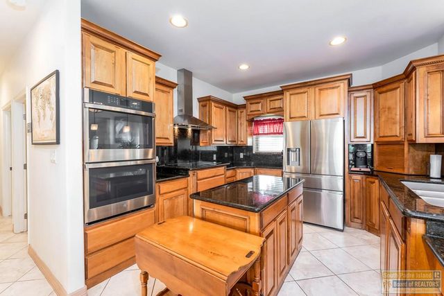 14 Whooping Crane Dr., Laguna Vista, TX 78578