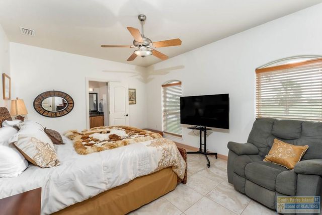 14 Whooping Crane Dr., Laguna Vista, TX 78578