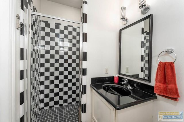 14 Whooping Crane Dr., Laguna Vista, TX 78578