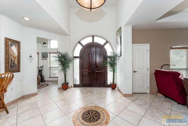 14 Whooping Crane Dr., Laguna Vista, TX 78578