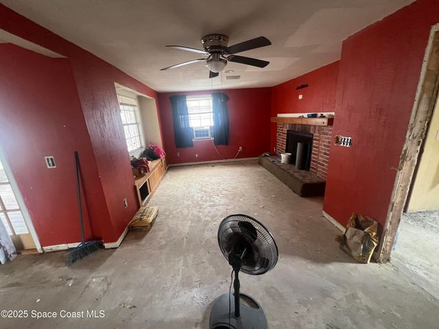 943 Canal Lane NE, Palm Bay, FL 32905