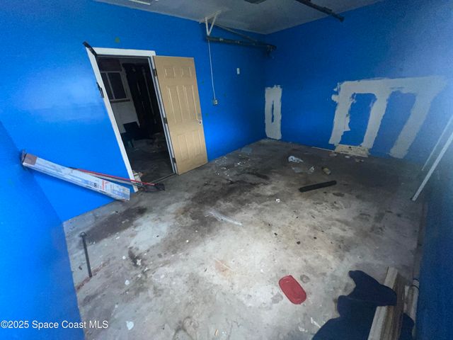 943 Canal Lane NE, Palm Bay, FL 32905