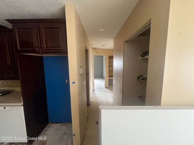 943 Canal Lane NE, Palm Bay, FL 32905