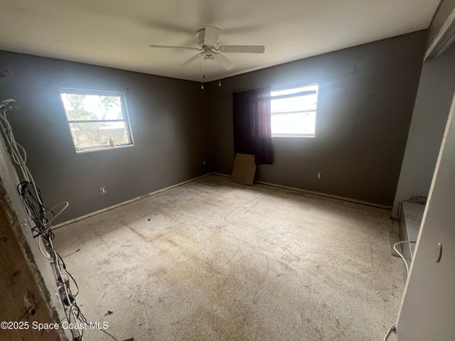 943 Canal Lane NE, Palm Bay, FL 32905