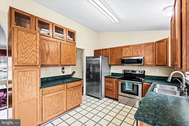 12006 FALCON RIDGE DR, Fredericksburg, VA 22407