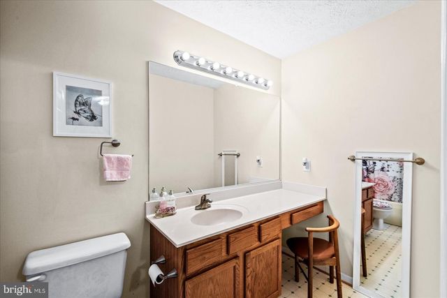 12006 FALCON RIDGE DR, Fredericksburg, VA 22407