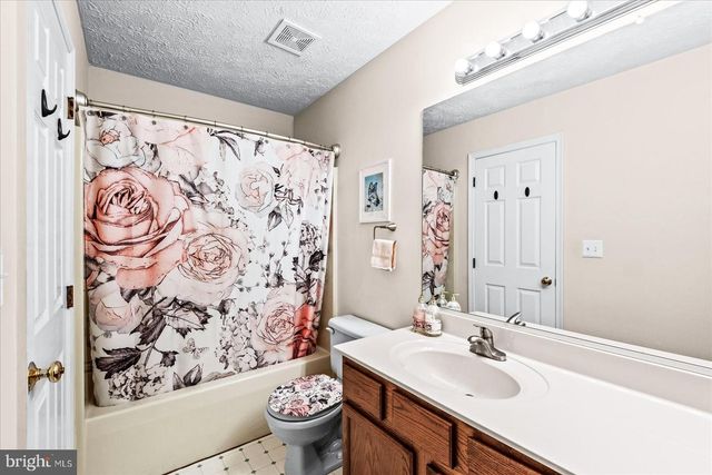 12006 FALCON RIDGE DR, Fredericksburg, VA 22407