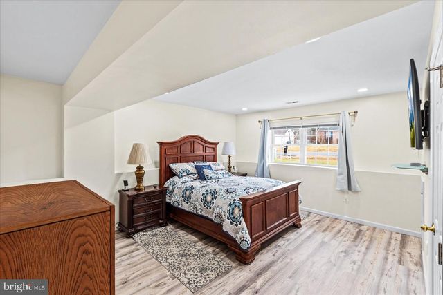 12006 FALCON RIDGE DR, Fredericksburg, VA 22407