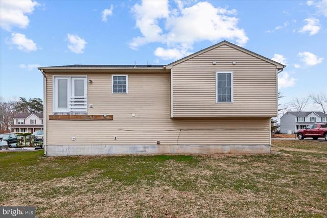 12006 FALCON RIDGE DR, Fredericksburg, VA 22407