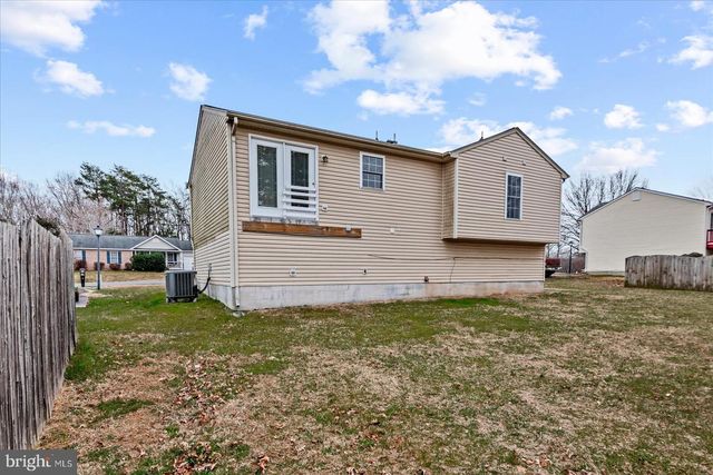 12006 FALCON RIDGE DR, Fredericksburg, VA 22407