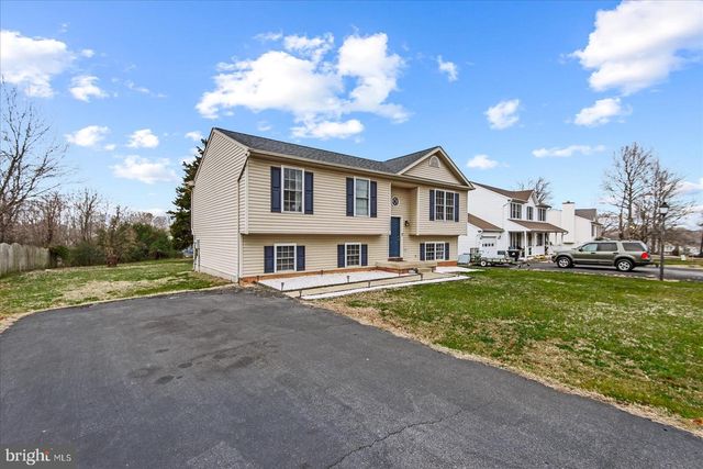 12006 FALCON RIDGE DR, Fredericksburg, VA 22407