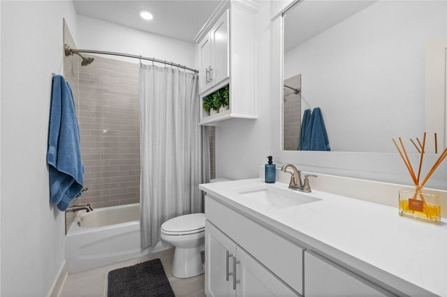 5900 SW Dryden Road, Bentonville, AR 72713