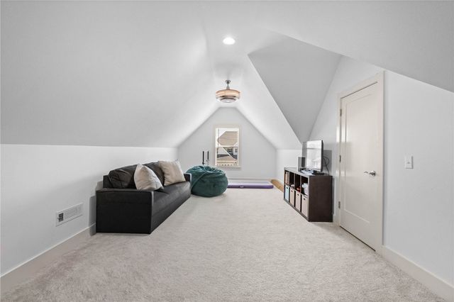 5900 SW Dryden Road, Bentonville, AR 72713