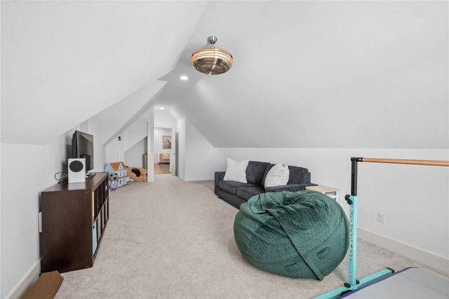 5900 SW Dryden Road, Bentonville, AR 72713