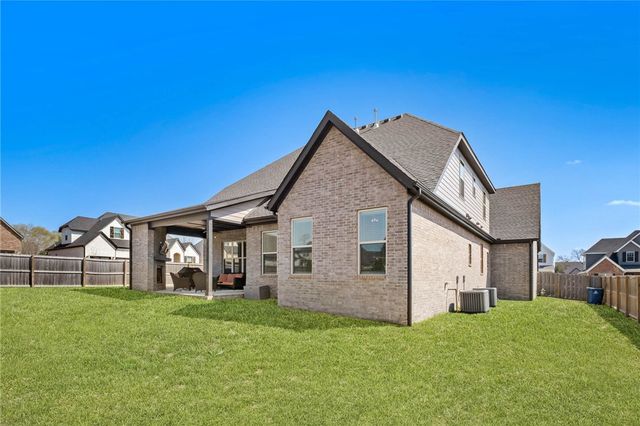 5900 SW Dryden Road, Bentonville, AR 72713