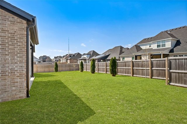 5900 SW Dryden Road, Bentonville, AR 72713