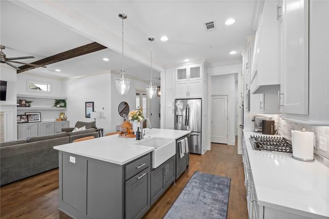 5900 SW Dryden Road, Bentonville, AR 72713