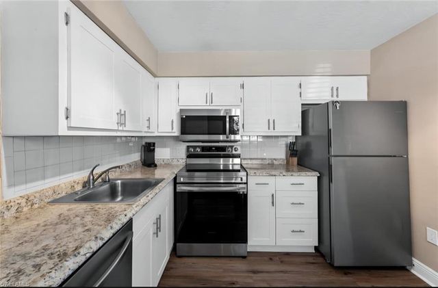 4203 Rose AVE, Naples, FL 34112