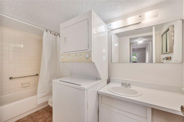 400 EL CAMINO DRIVE 202, Winter Haven, FL 33884